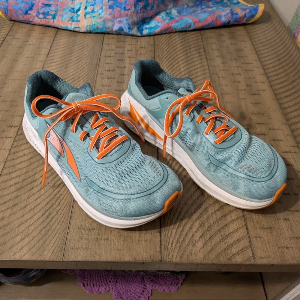 Gently Used Women's Altra Paradigm EGOMAX Running Shoes - Size US 9.5